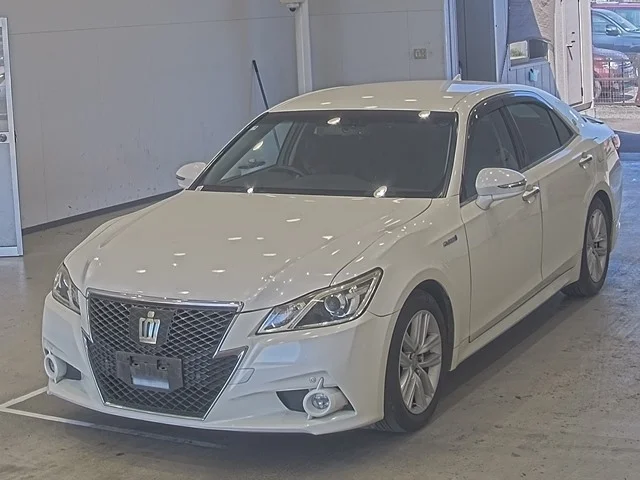 Toyota Crown 2013