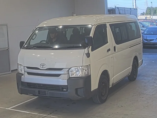 Toyota HiAce 2016