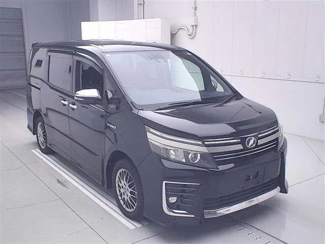 Toyota Voxy 2016