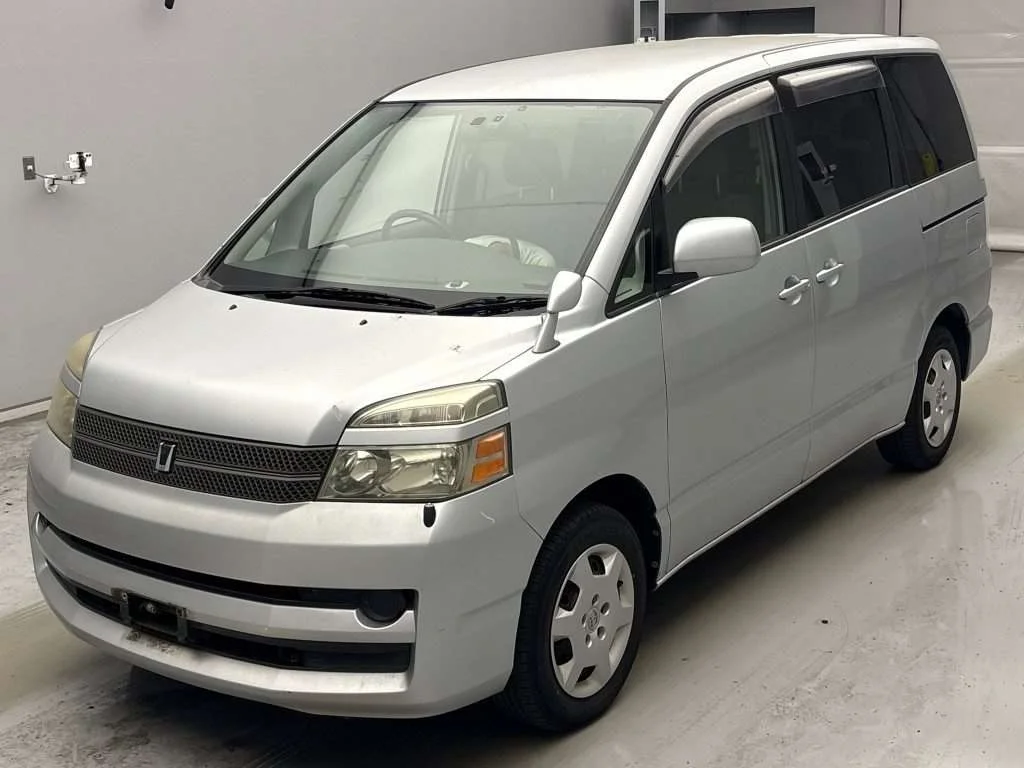 Toyota Voxy 2006