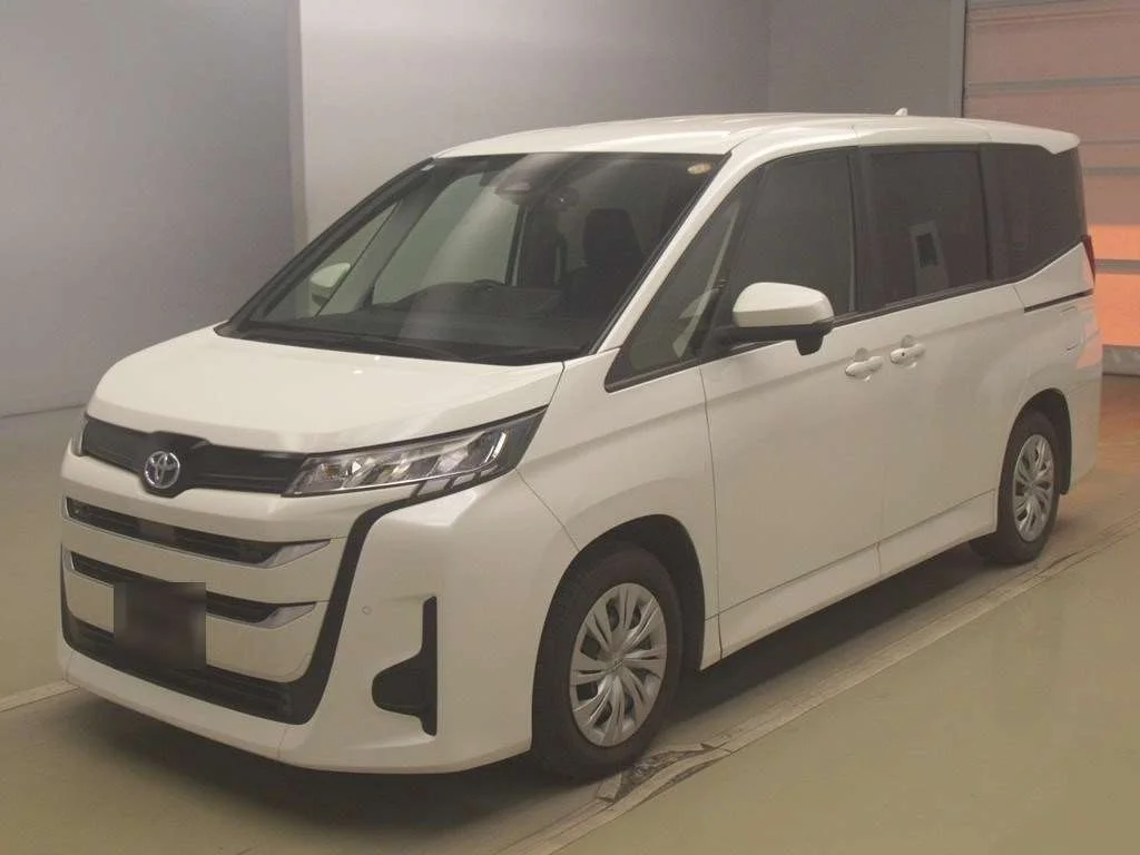 Toyota Noah 2022