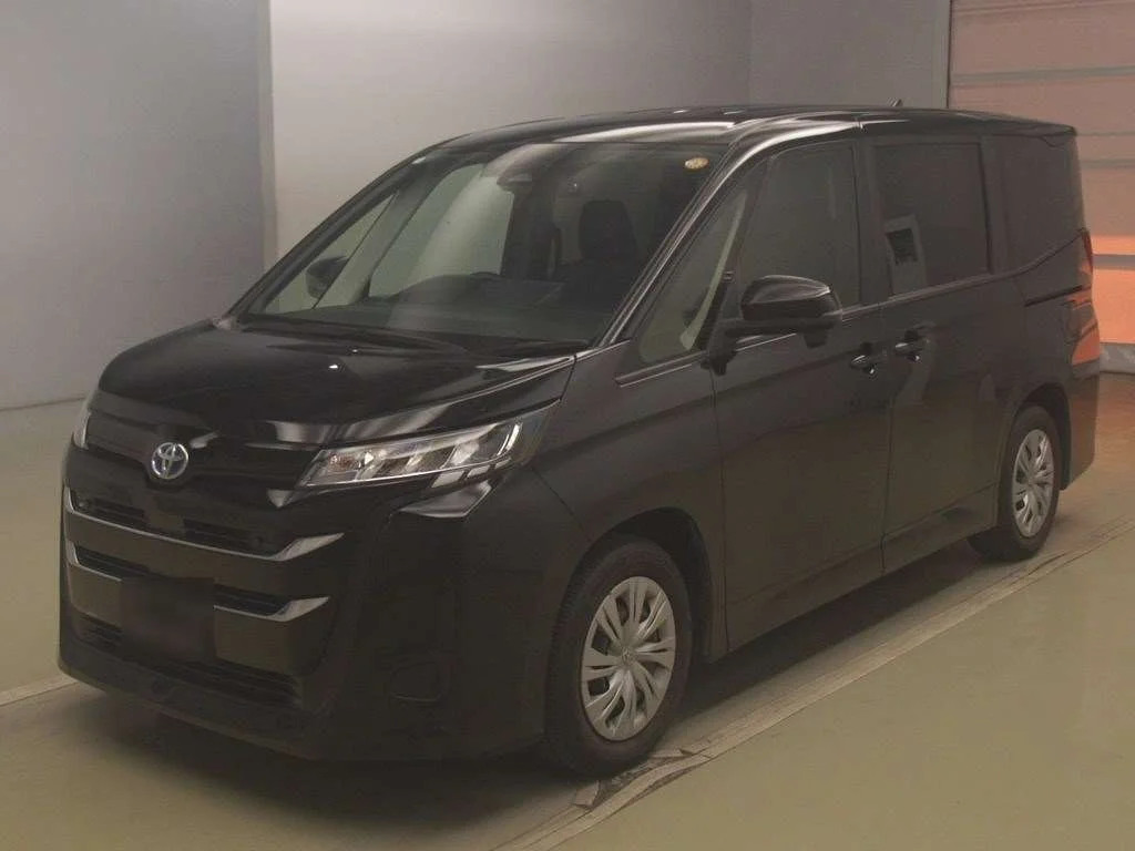 Toyota Noah 2022