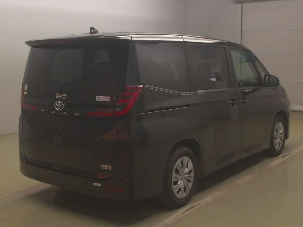 Toyota Noah  с аукциона в Японии