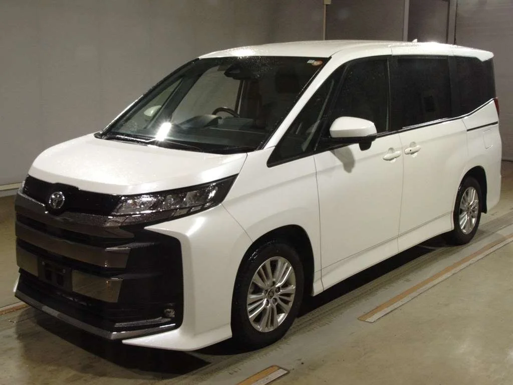 Toyota Noah 2022