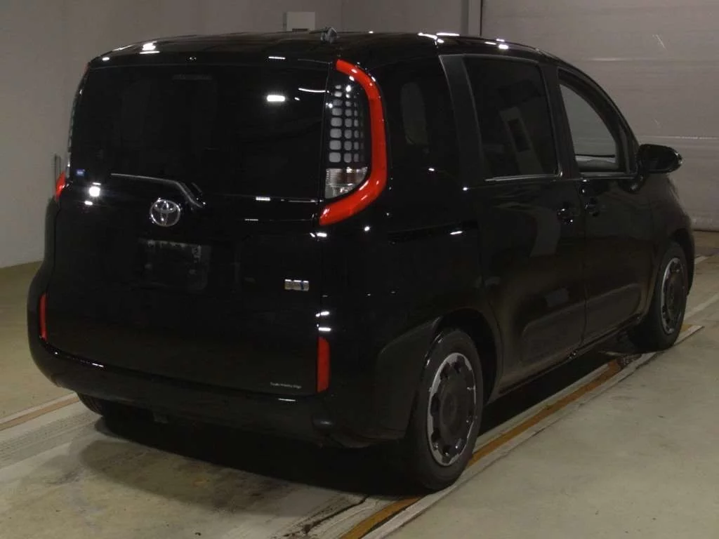 Toyota Sienta 2023