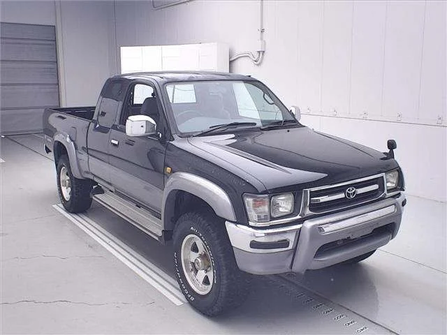 Toyota Hilux  с аукциона в Японии