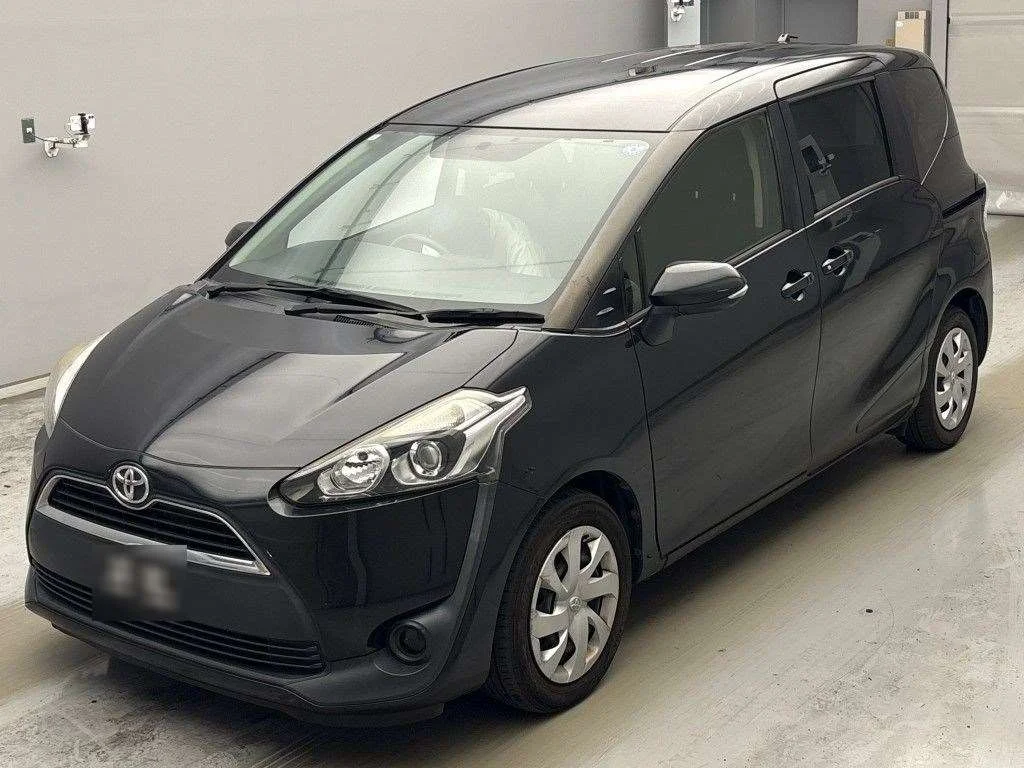 Toyota Sienta 2016