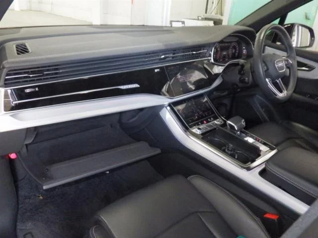 Audi Q7  с аукциона в Японии