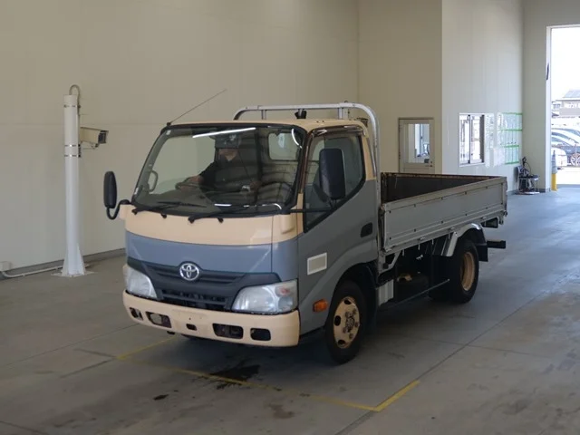 Toyota ToyoAce  с аукциона в Японии