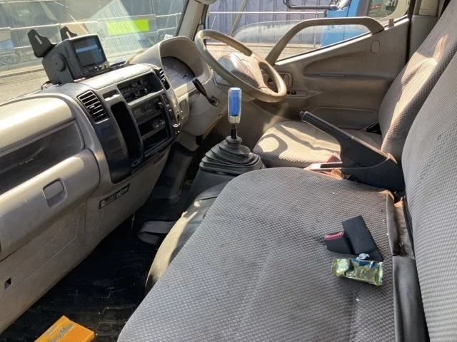 Hino Dutro  с аукциона в Японии