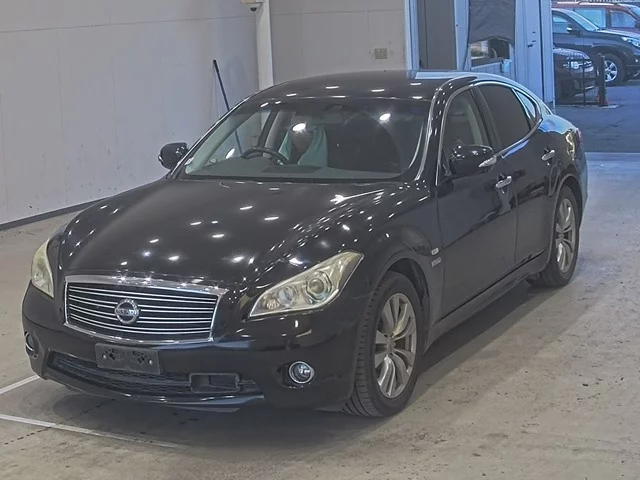 Nissan Fuga 2011