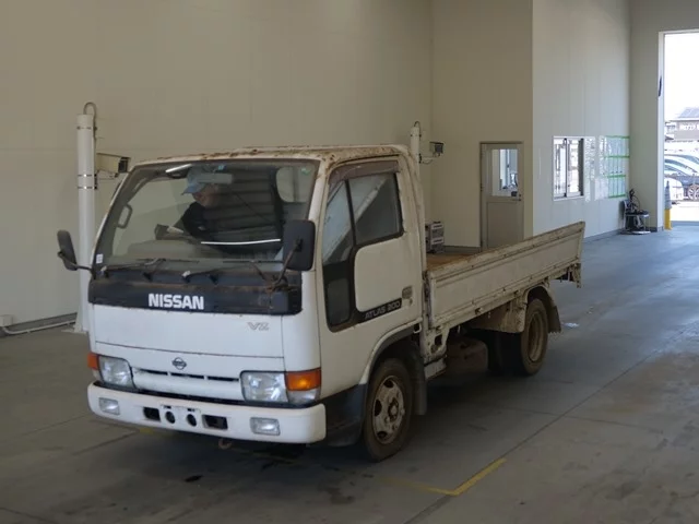 Nissan Atlas  с аукциона в Японии