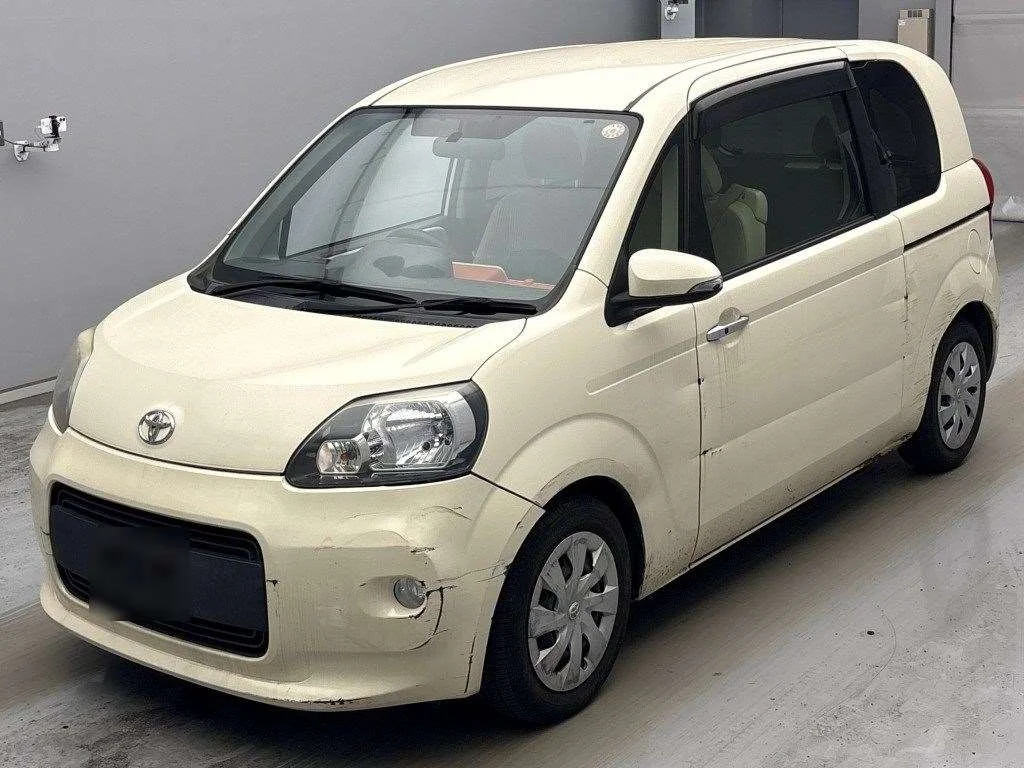Toyota Porte 2013