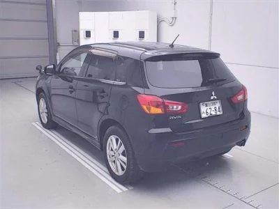 MITSUBISHI RVR