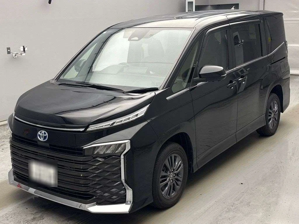 Toyota Voxy 2022
