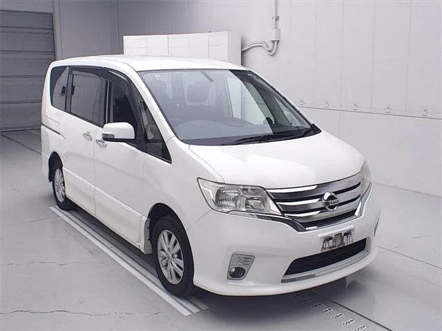 Nissan Serena 2013