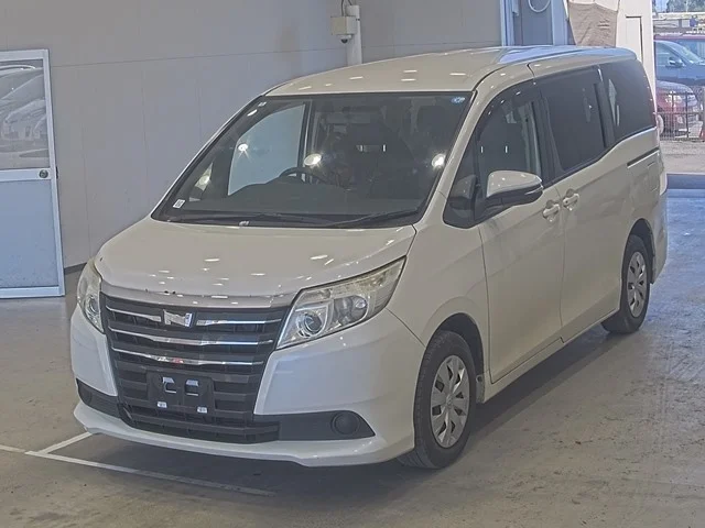 Toyota Noah 2014