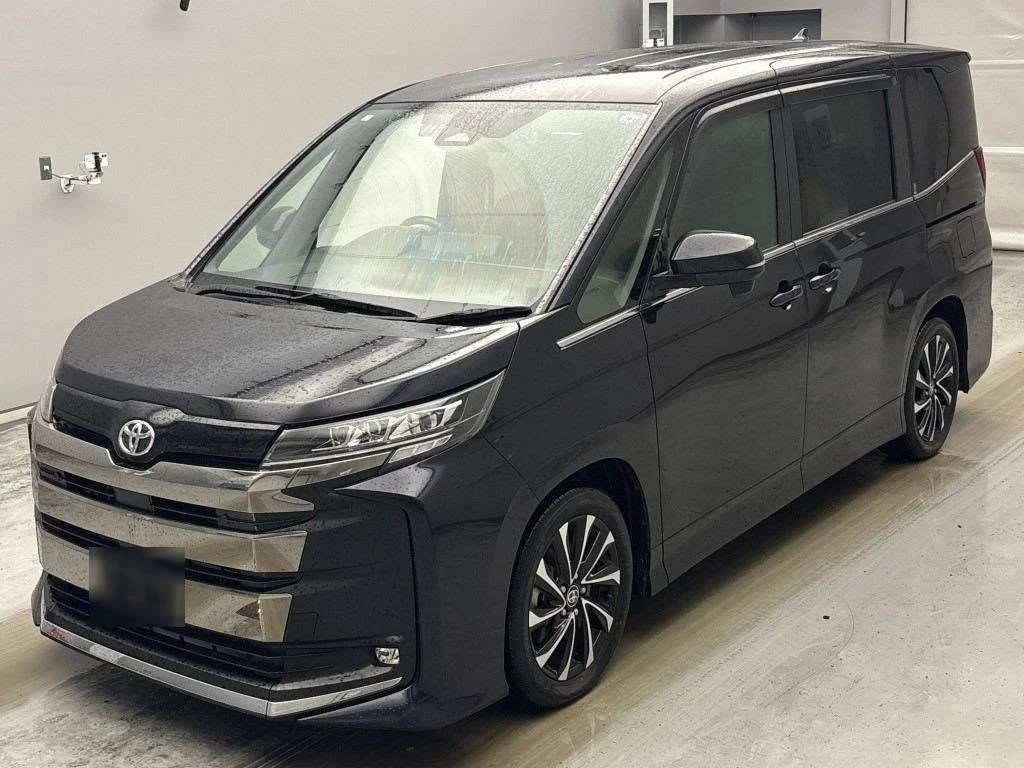 Toyota Noah 2022