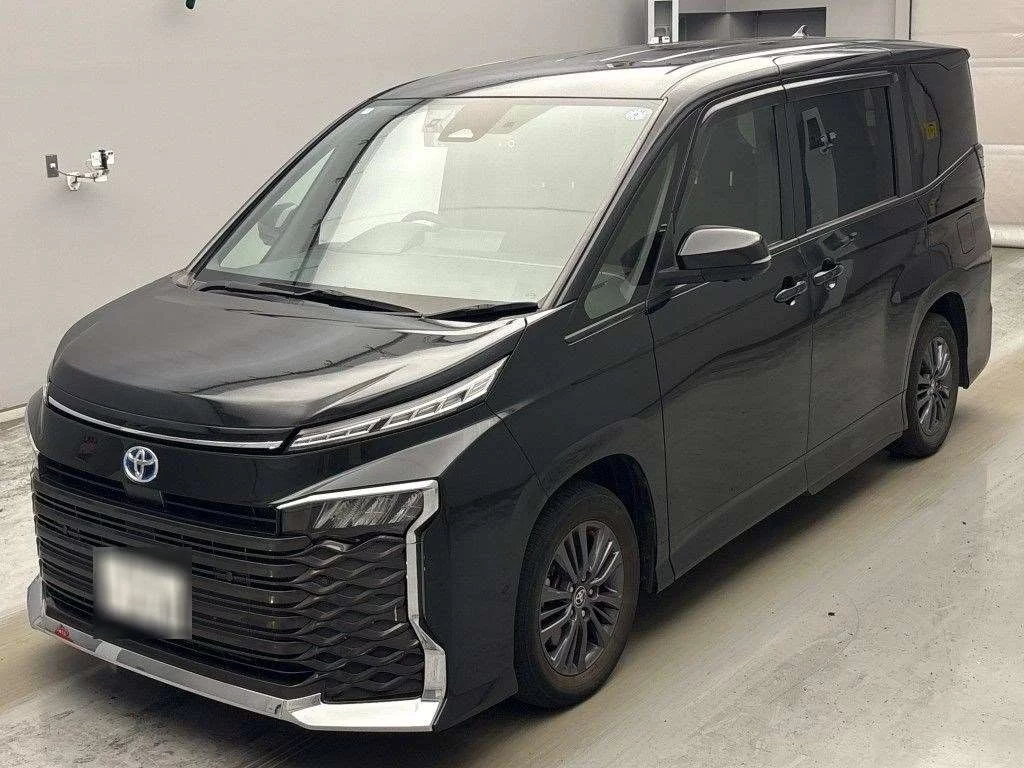 Toyota Voxy 2023