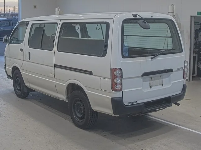 Toyota HiAce  с аукциона в Японии