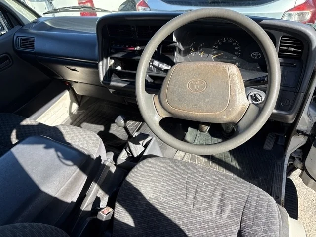 Toyota HiAce  с аукциона в Японии