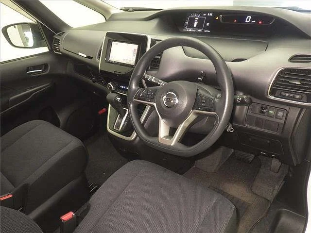 Nissan Serena  с аукциона в Японии