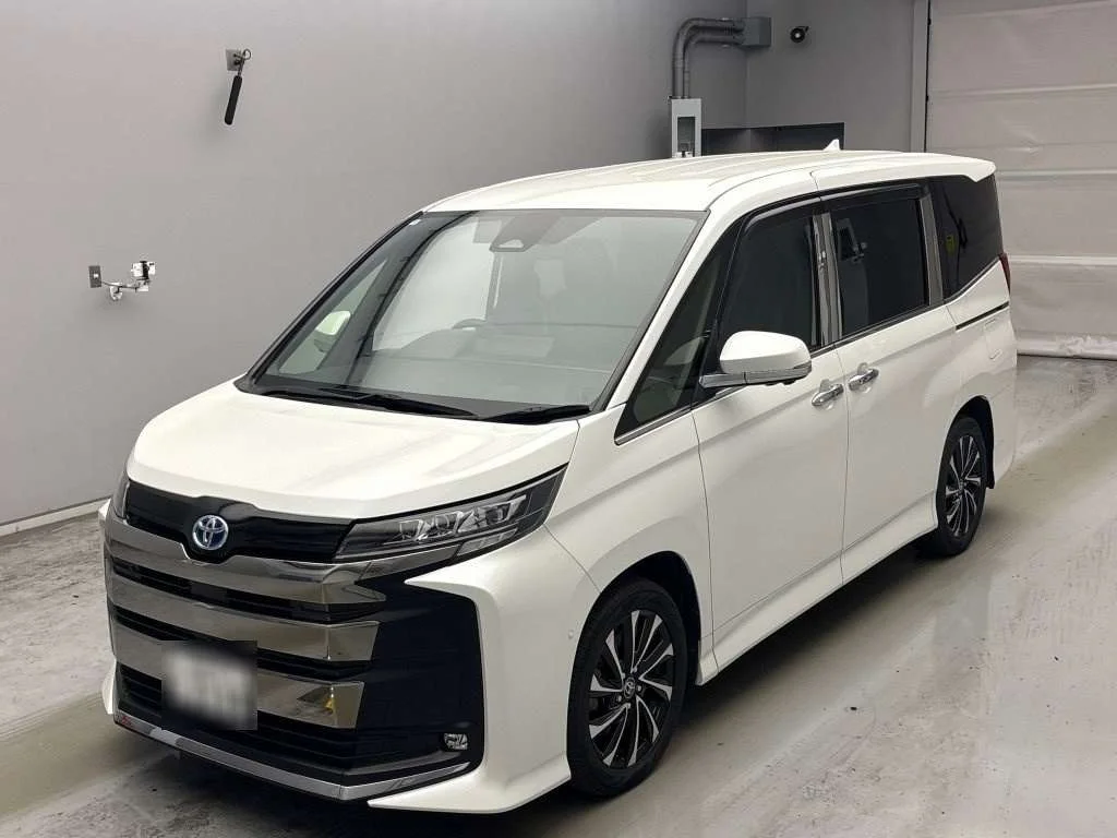 Toyota Noah 2022