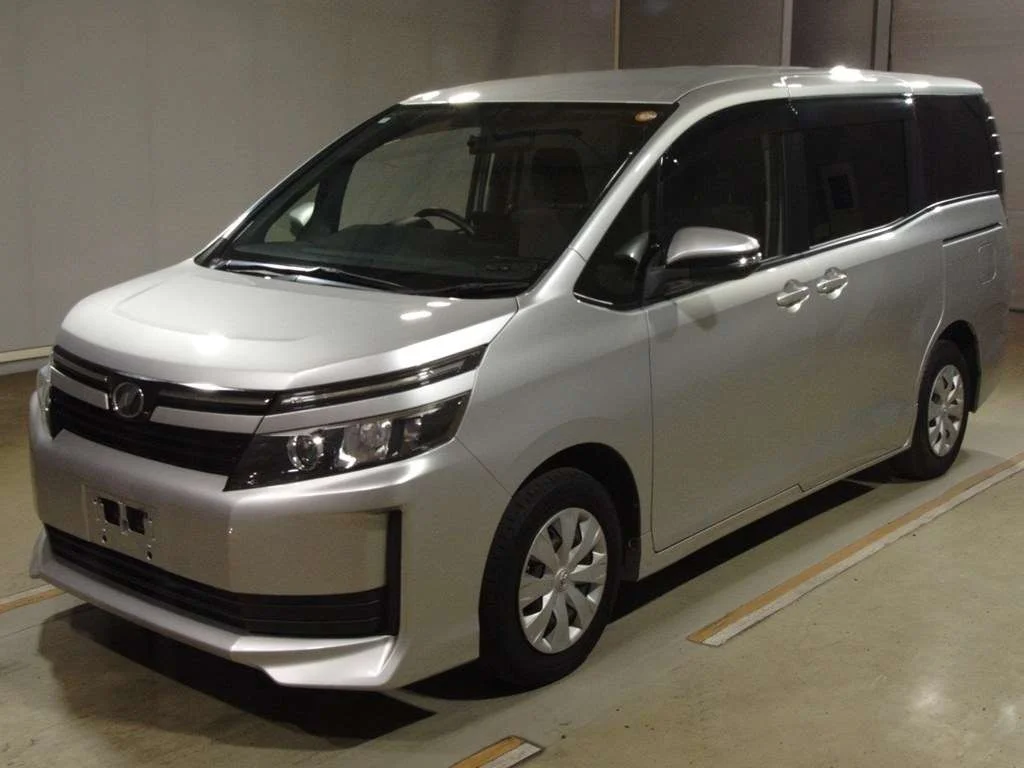 Toyota Voxy 2016