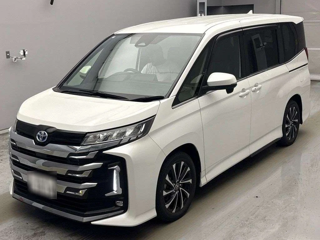 Toyota Noah 2022