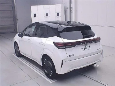 Nissan Aura