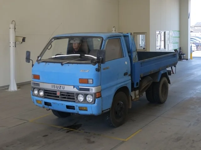 Isuzu Elf  с аукциона в Японии
