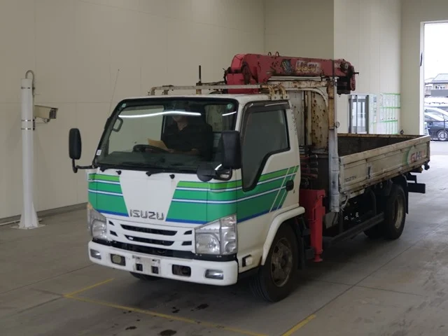 Isuzu Elf 2017