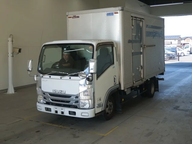 Isuzu Elf 2008