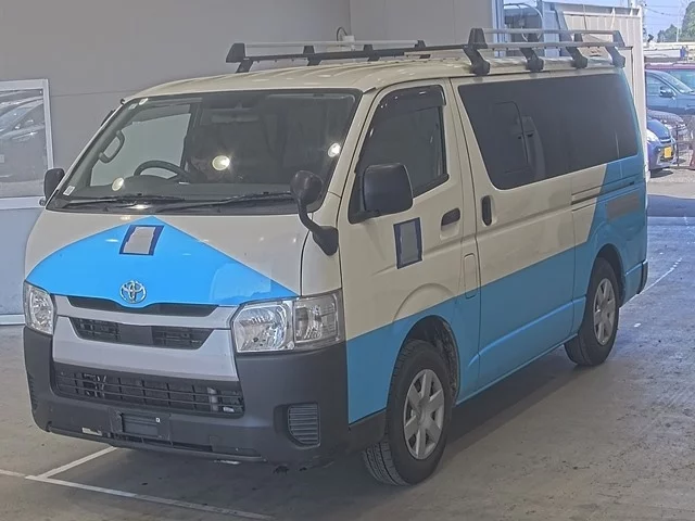 Toyota HiAce Van 2020
