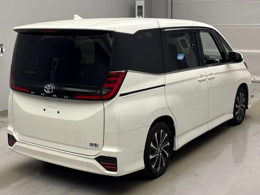 Toyota Noah 2023