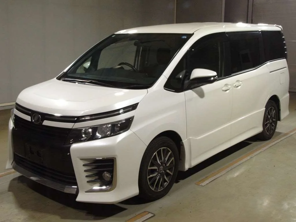 Toyota Voxy 2014