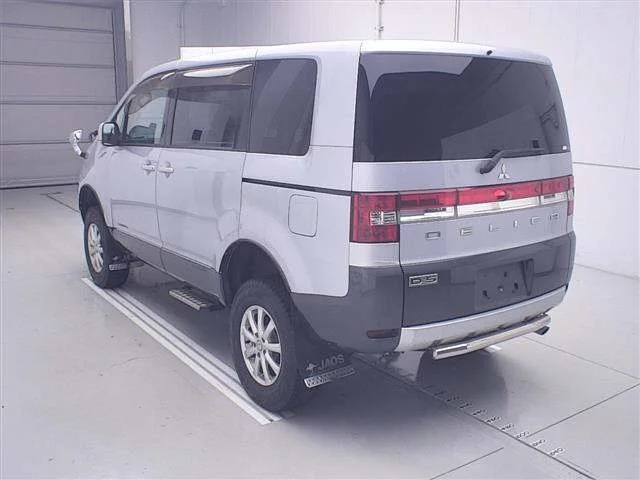 Mitsubishi Delica D:5  с аукциона в Японии