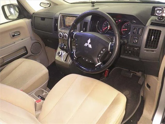 Mitsubishi Delica D:5  с аукциона в Японии
