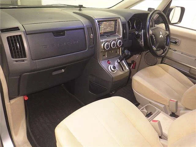 Mitsubishi Delica D:5  с аукциона в Японии