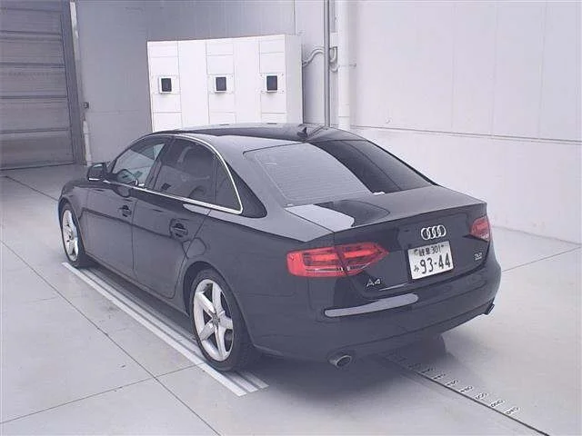 Audi A4 Avant  с аукциона в Японии