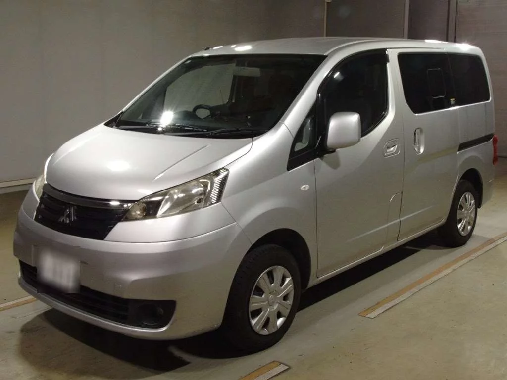 Mitsubishi Delica D:3 2011