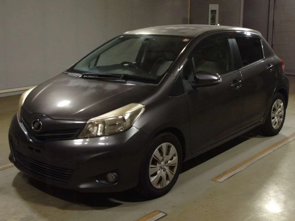 Toyota Vitz 2011