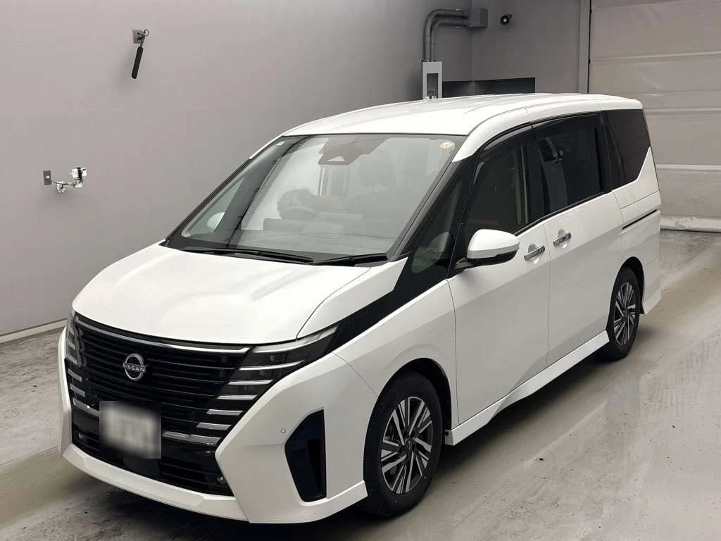 Nissan Serena 2023
