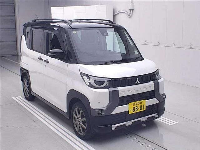 Mitsubishi Delica Mini 2023