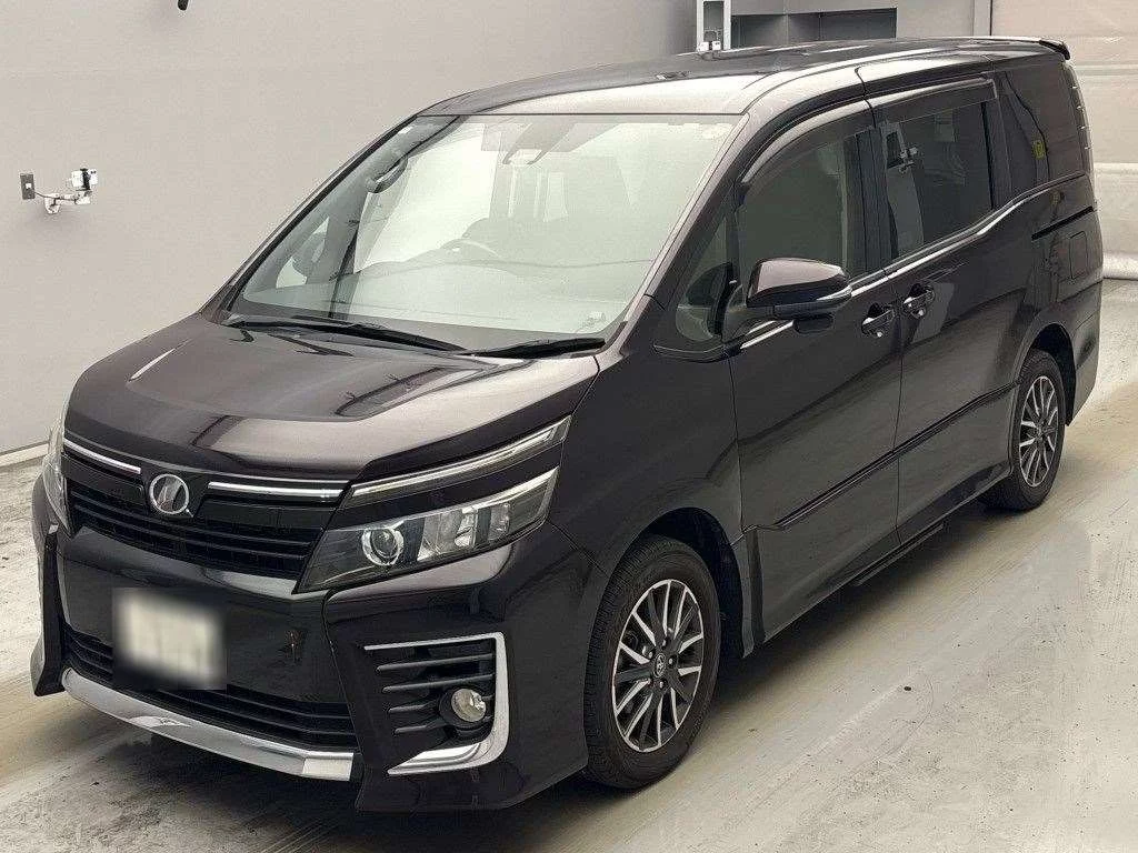 Toyota Voxy 2016