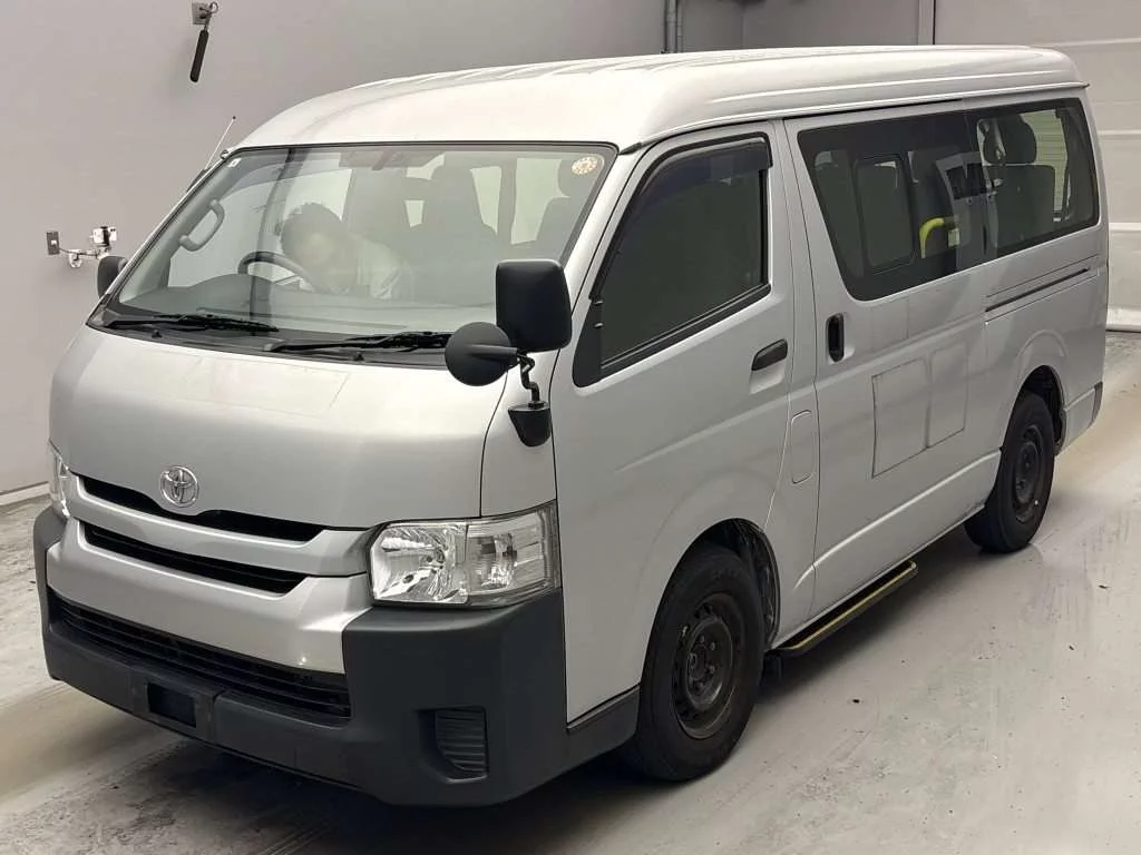 Toyota HiAce 2019