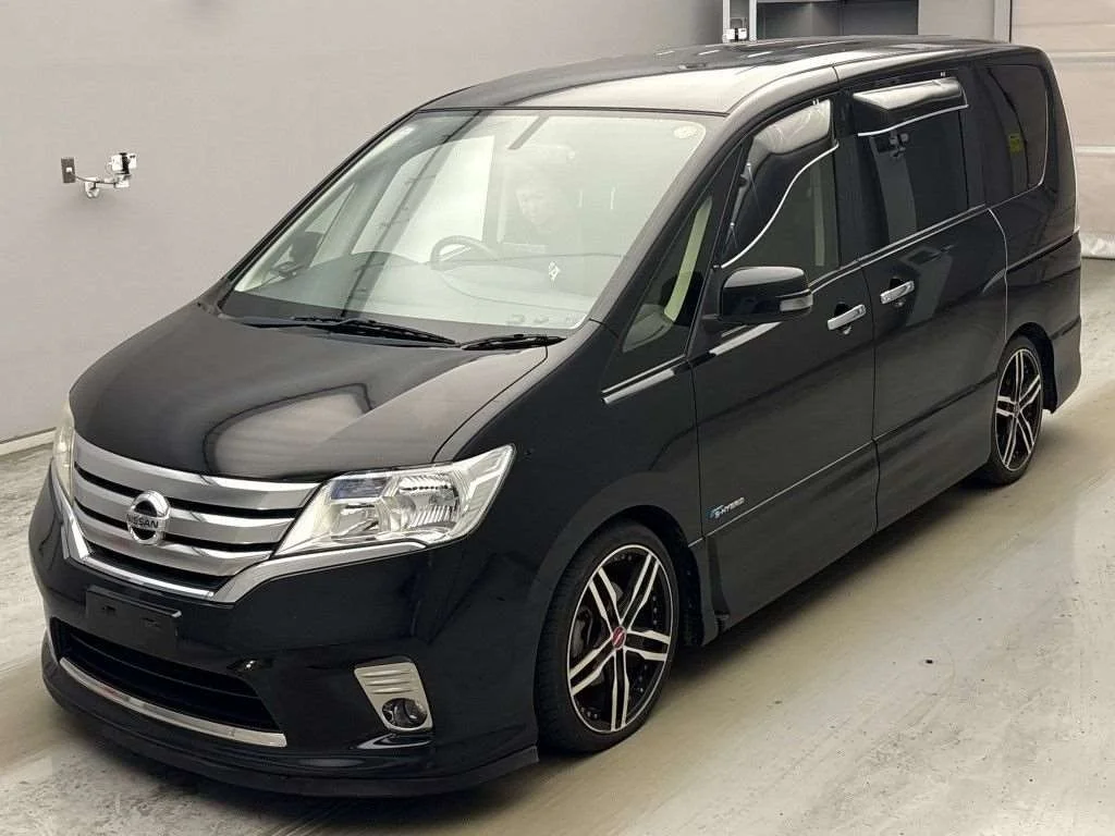 Nissan Serena 2013