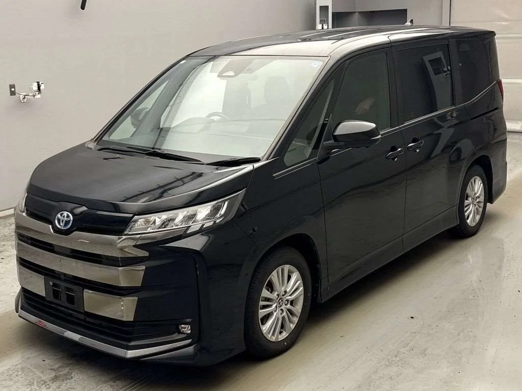 Toyota Noah 2023