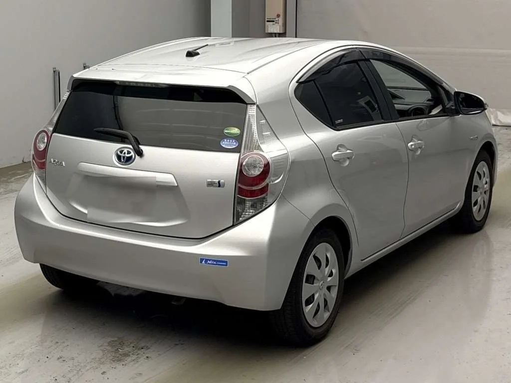 Toyota Aqua 2012