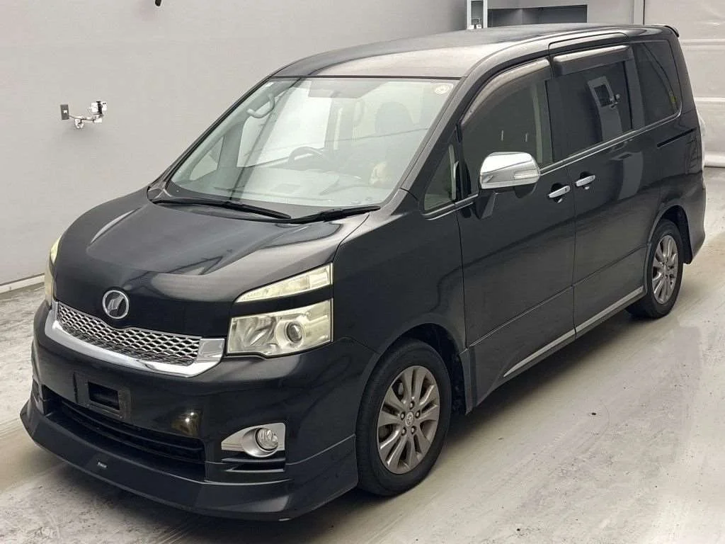 Toyota Voxy 2012